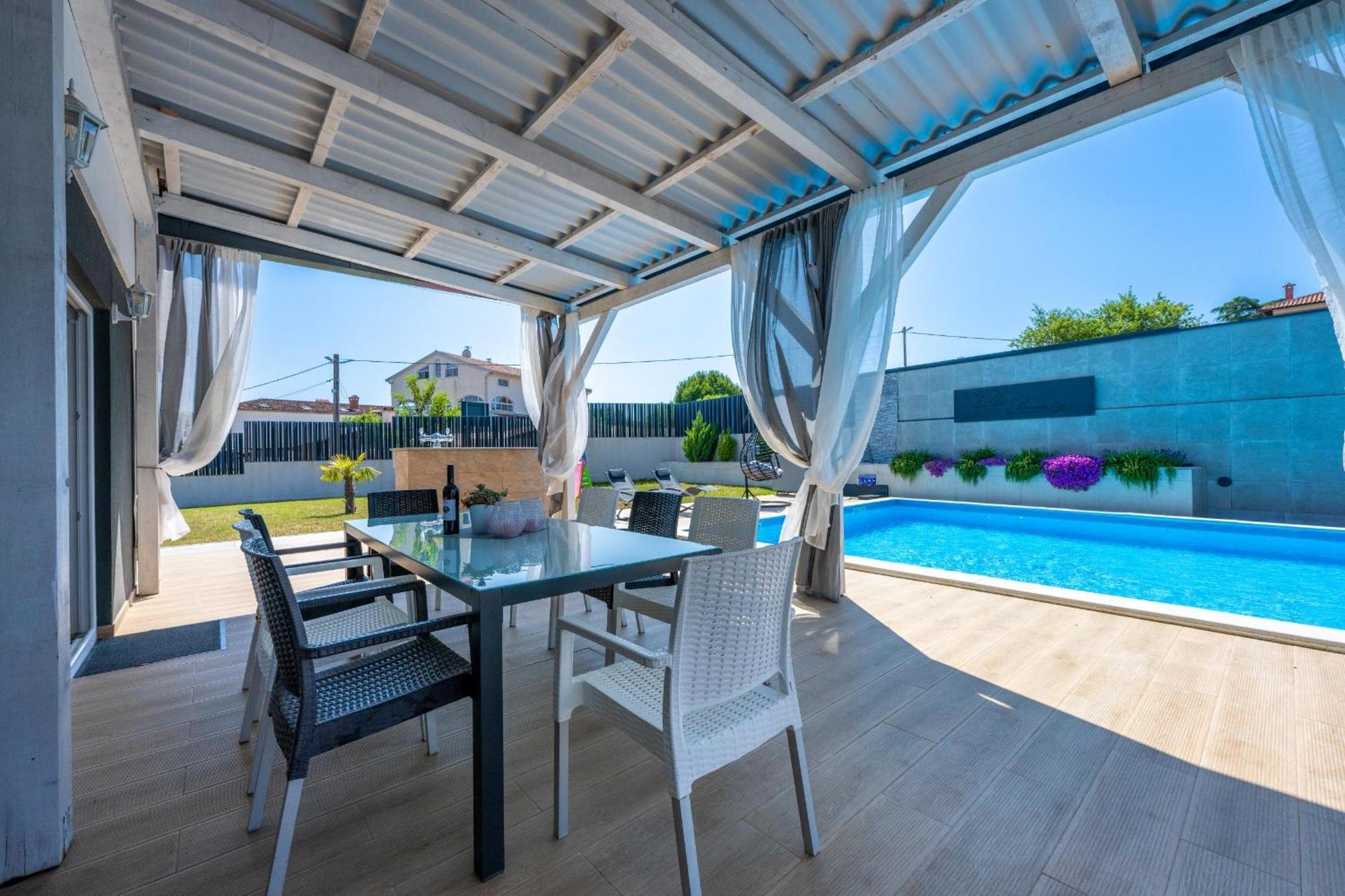 Villa Beauty With Heated Pool And Jacuzzi Kanfanar Luaran gambar