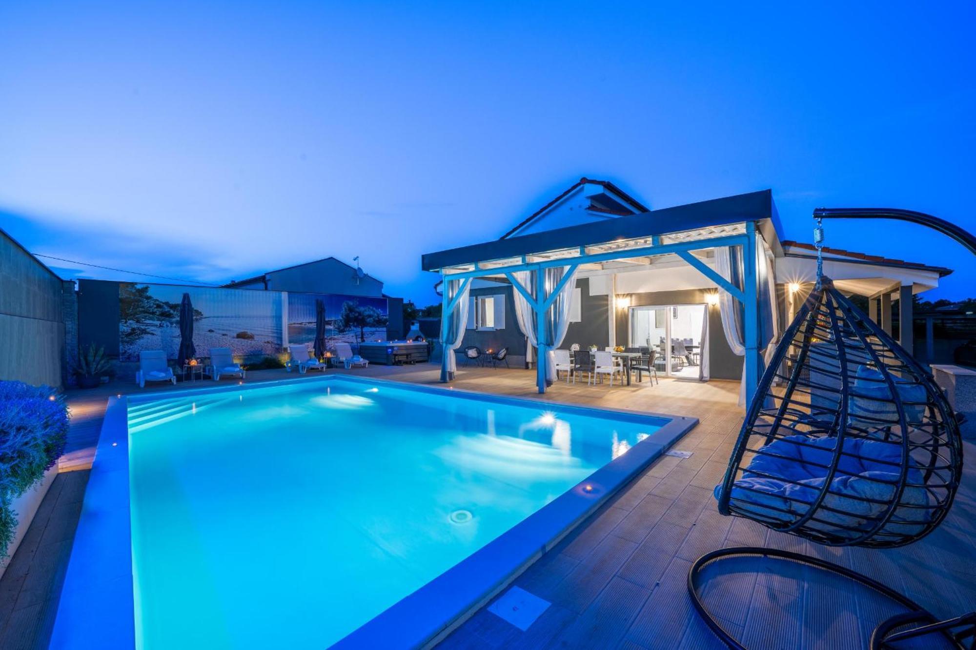 Villa Beauty With Heated Pool And Jacuzzi Kanfanar Luaran gambar